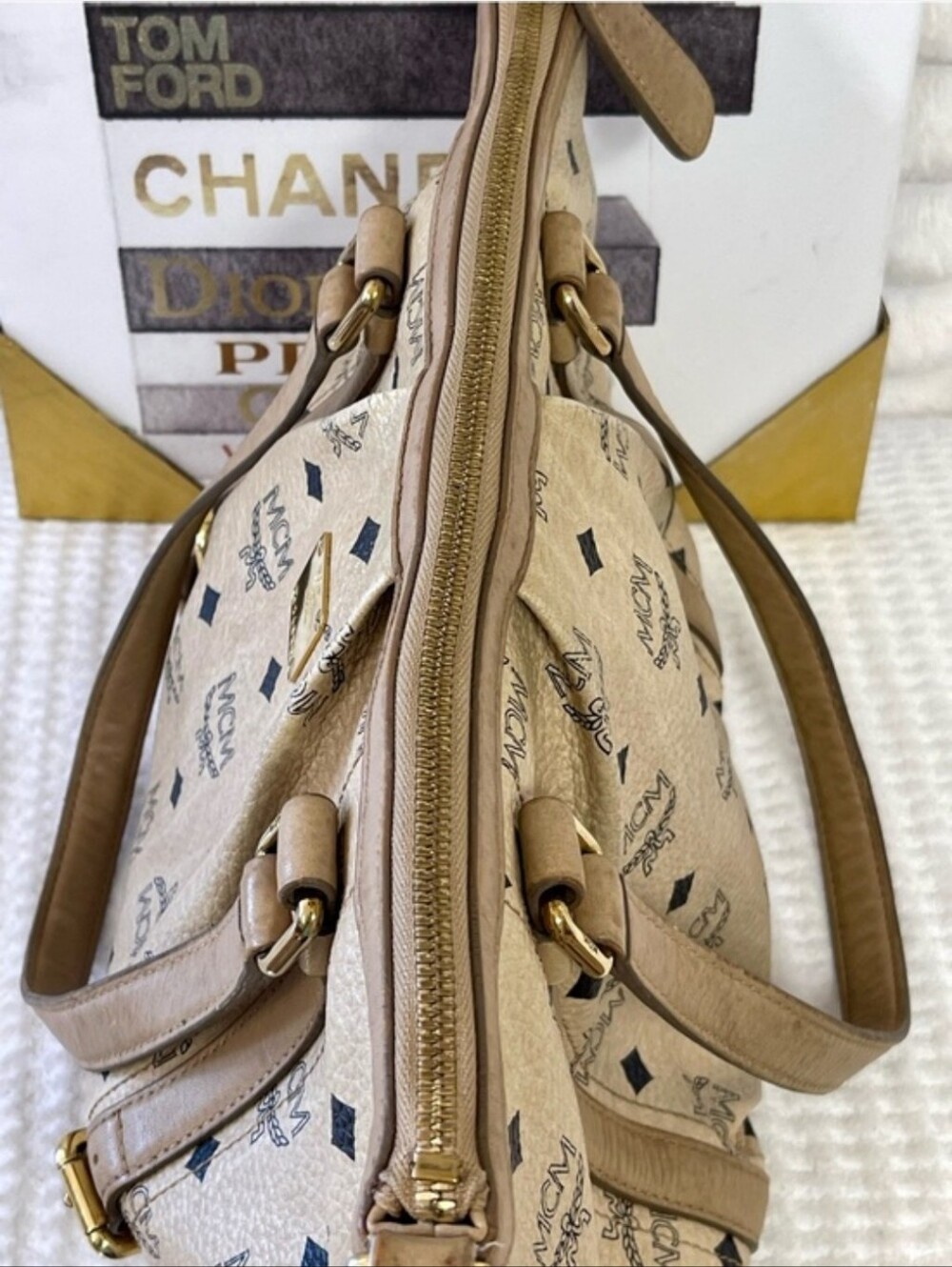 MCM Visetos Monogram Tote Bag with Gold Hardware EUC - Picture 3 of 9